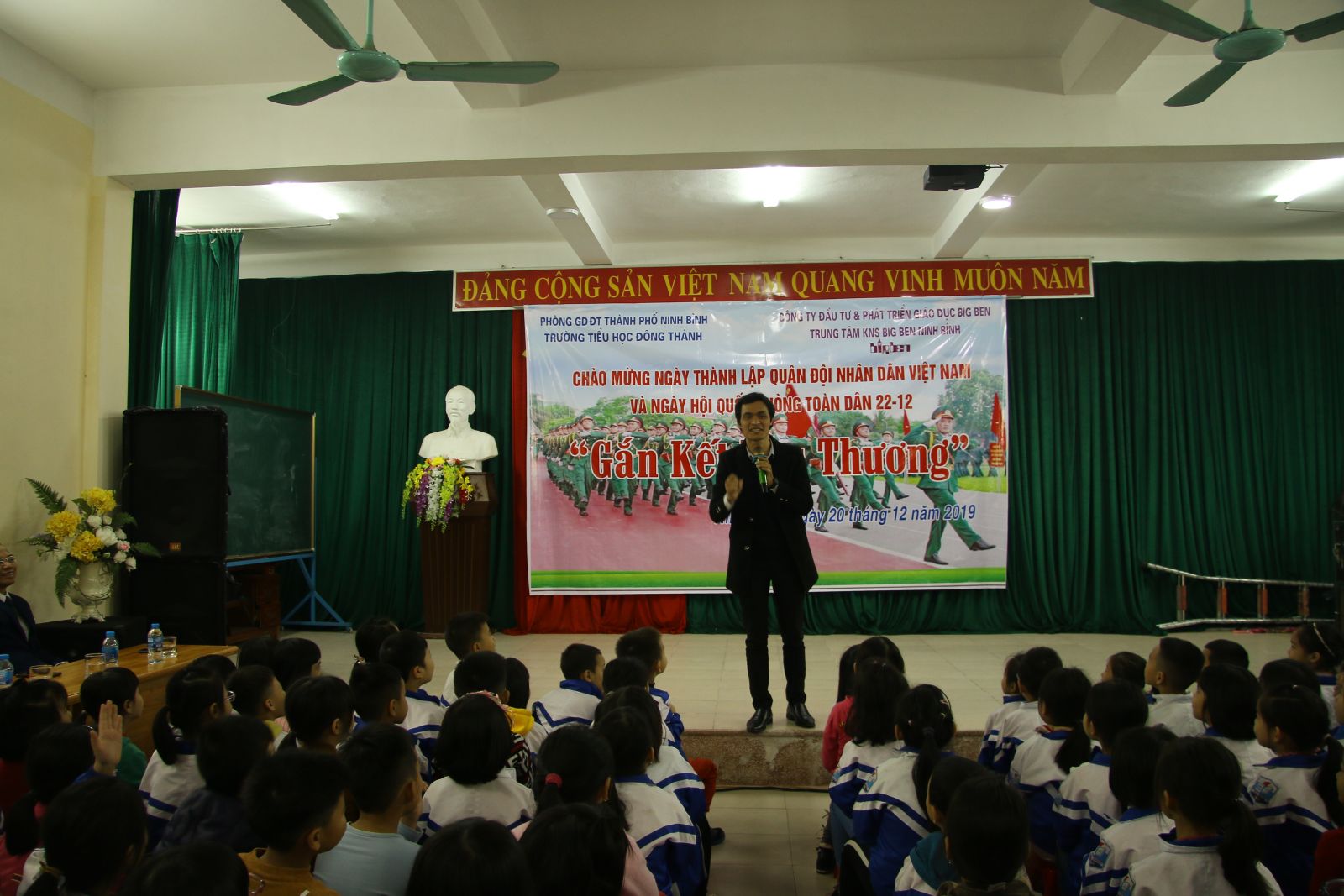 BIG BEN_ NƠI GẮN KẾT NHỮNG TRÁI TIM YÊU THƯƠNG