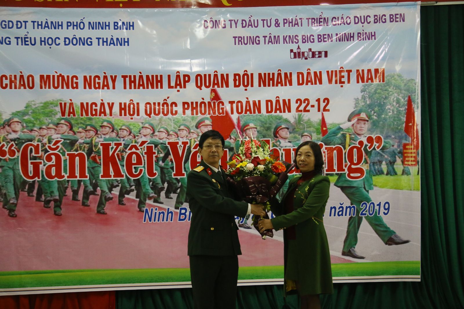 BIG BEN_ NƠI GẮN KẾT NHỮNG TRÁI TIM YÊU THƯƠNG