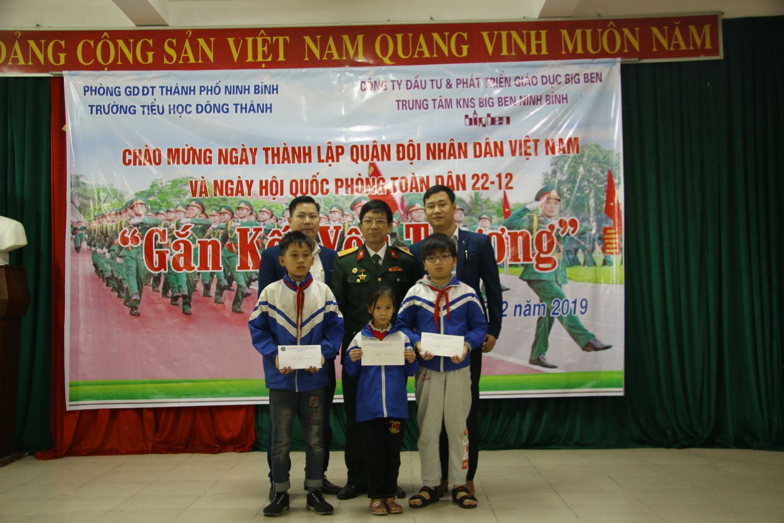 BIG BEN_ NƠI GẮN KẾT NHỮNG TRÁI TIM YÊU THƯƠNG