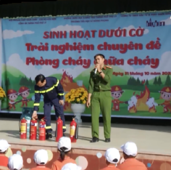 Hoạt động trải nghiệm, sinh hoạt chuyên đề phòng cháy chữa cháy